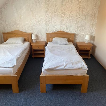 Penzion Beseda Bratronice Buitenkant foto